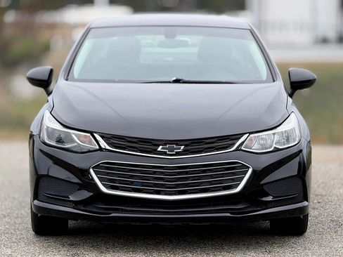 Used 2018 Chevrolet Cruze LS image 5