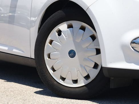 Used 2012 Ford Focus SE FWD image 3
