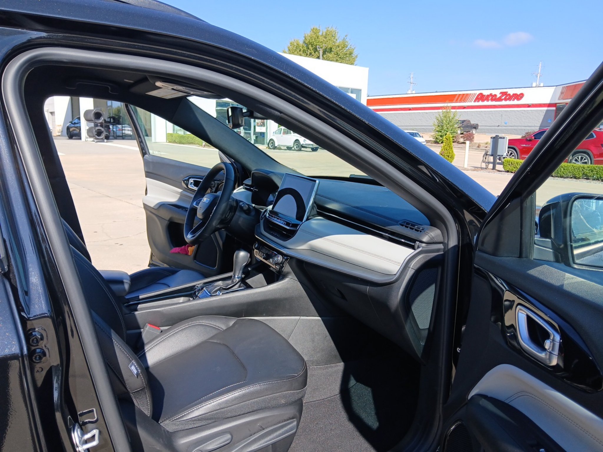 Used 2025 Jeep Compass Limited AWD/4WD image 26