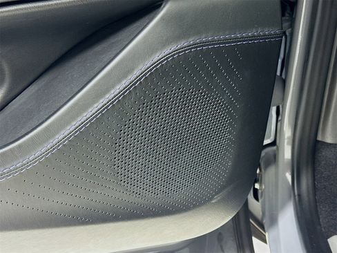 Used 2021 Aston Martin DBX image 17