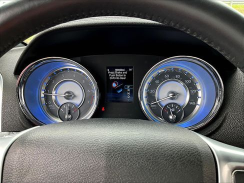 Used 2013 Chrysler 300 w/ Driver Convenience Group RWD image 13