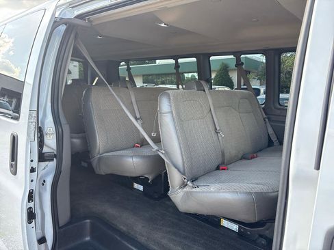 Used 2019 Chevrolet Express 3500 LT w/ LT Preferred Equipment Group RWD image 22