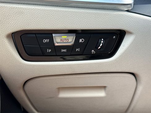 Used 2019 BMW 330i Sedan w/ Convenience Package image 30