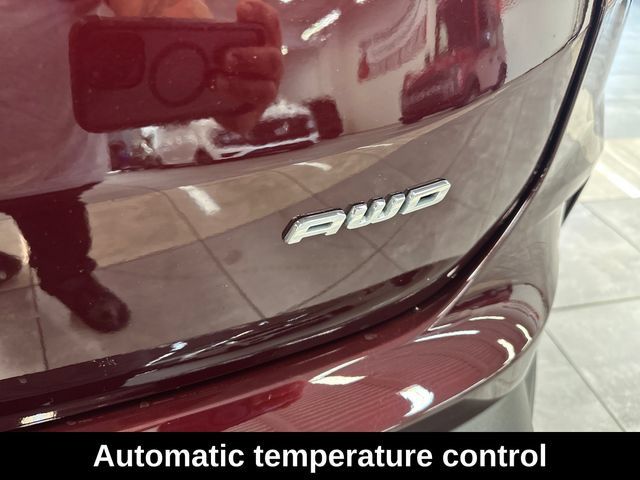 Used 2024 Ford Edge SEL w/ Convenience Package AWD/4WD image 10