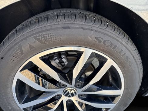 Used 2025 Volkswagen Jetta SE FWD image 14