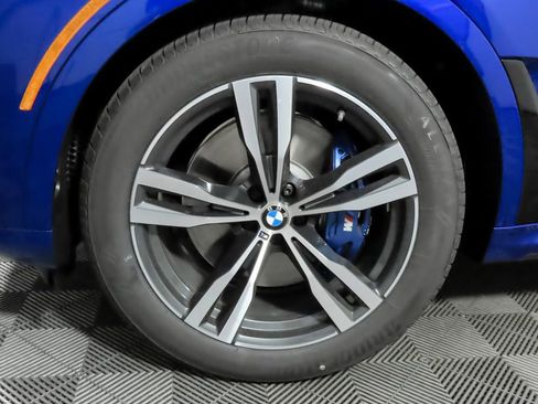 Used 2025 BMW X7 M60i AWD/4WD image 34