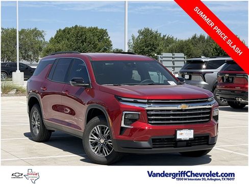 New 2026 Chevrolet Traverse LT FWD image 2