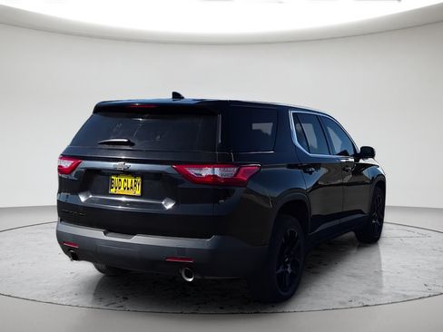 Used 2021 Chevrolet Traverse LS w/ LPO, Blackout Package AWD/4WD image 9