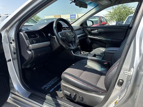Used 2016 Toyota Camry SE FWD image 10
