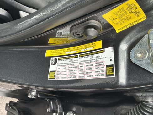 Used 2021 Toyota RAV4 LE FWD image 33