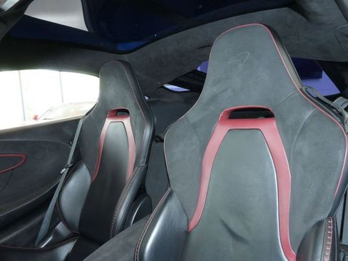 Used 2022 McLaren GT RWD image 32