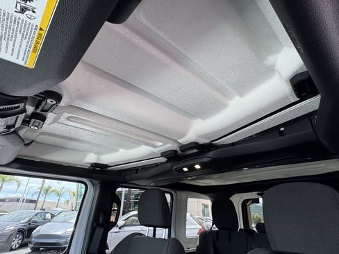 Used 2025 Jeep Wrangler Sahara w/ Safety Group image 31