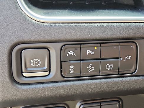 Used 2022 Chevrolet Tahoe Premier w/ Premium Package 2 image 27