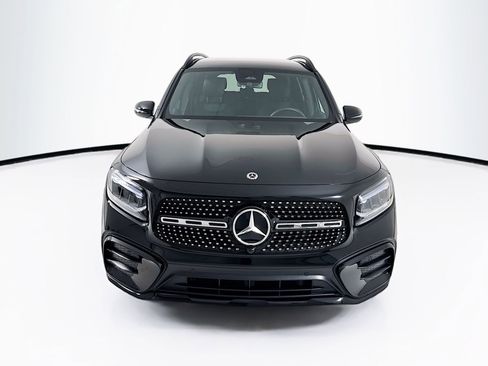Used 2025 Mercedes-Benz GLB 250 image 2