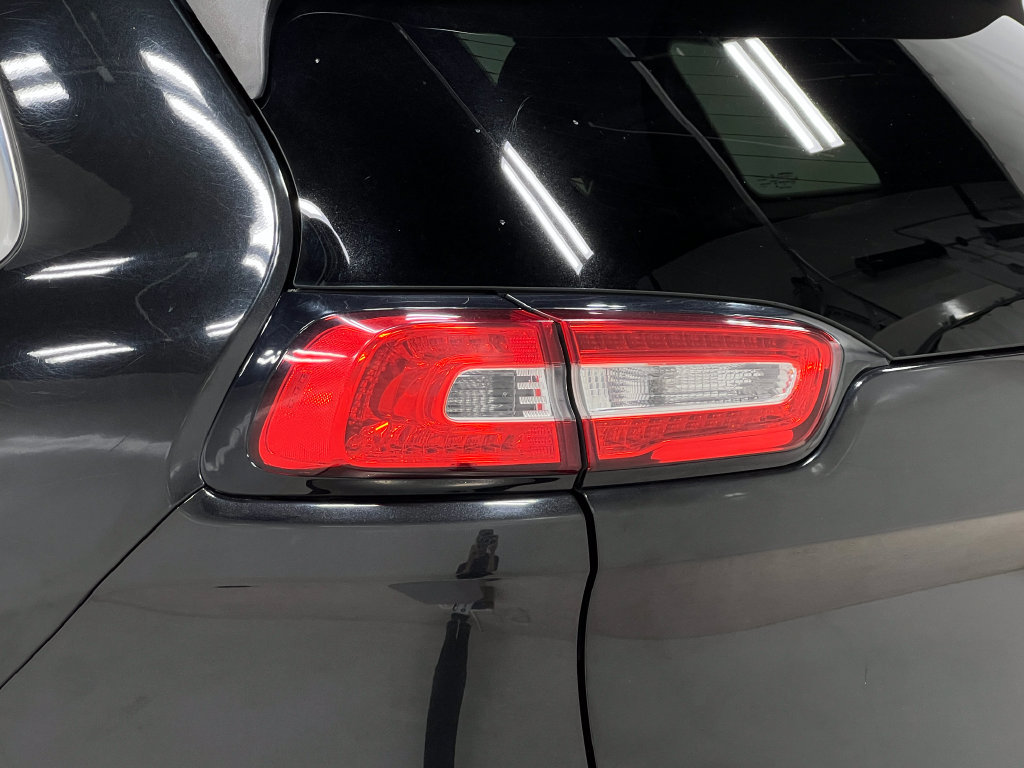 Used 2014 Jeep Cherokee Latitude FWD image 36