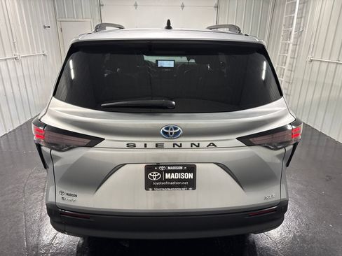Used 2025 Toyota Sienna XLE FWD image 47