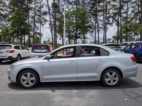 Used 2011 Volkswagen Jetta TDI FWD image 9