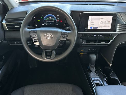 Used 2025 Toyota Camry LE FWD image 13