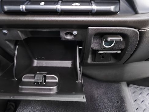 Used 2018 GMC Sierra 1500 SLE image 16