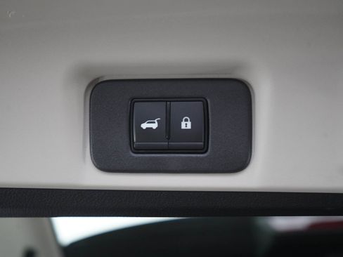 Used 2024 Nissan Ariya AWD image 18