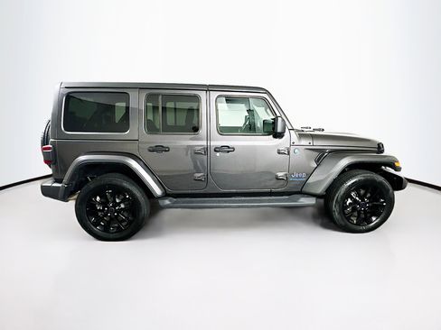 Used 2025 Jeep Wrangler Unlimited Sahara AWD/4WD image 10