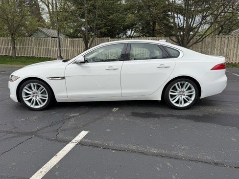 Used 2018 Jaguar XF Prestige image 4