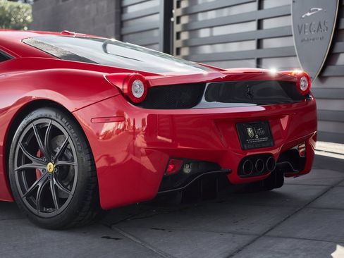 Used 2013 Ferrari 458 Italia Coupe image 11