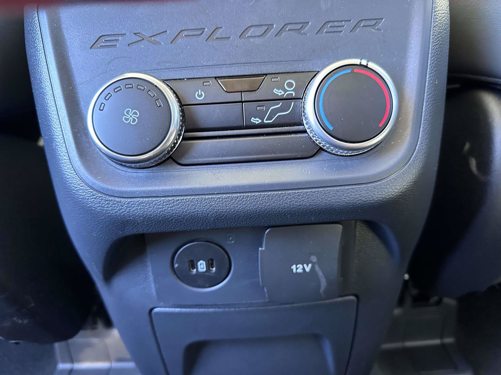 Used 2026 Ford Explorer Active w/ Active Comfort Package AWD/4WD image 15