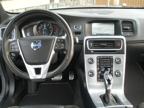 Used 2015 Volvo S60 T6 R-Design Platinum image 35