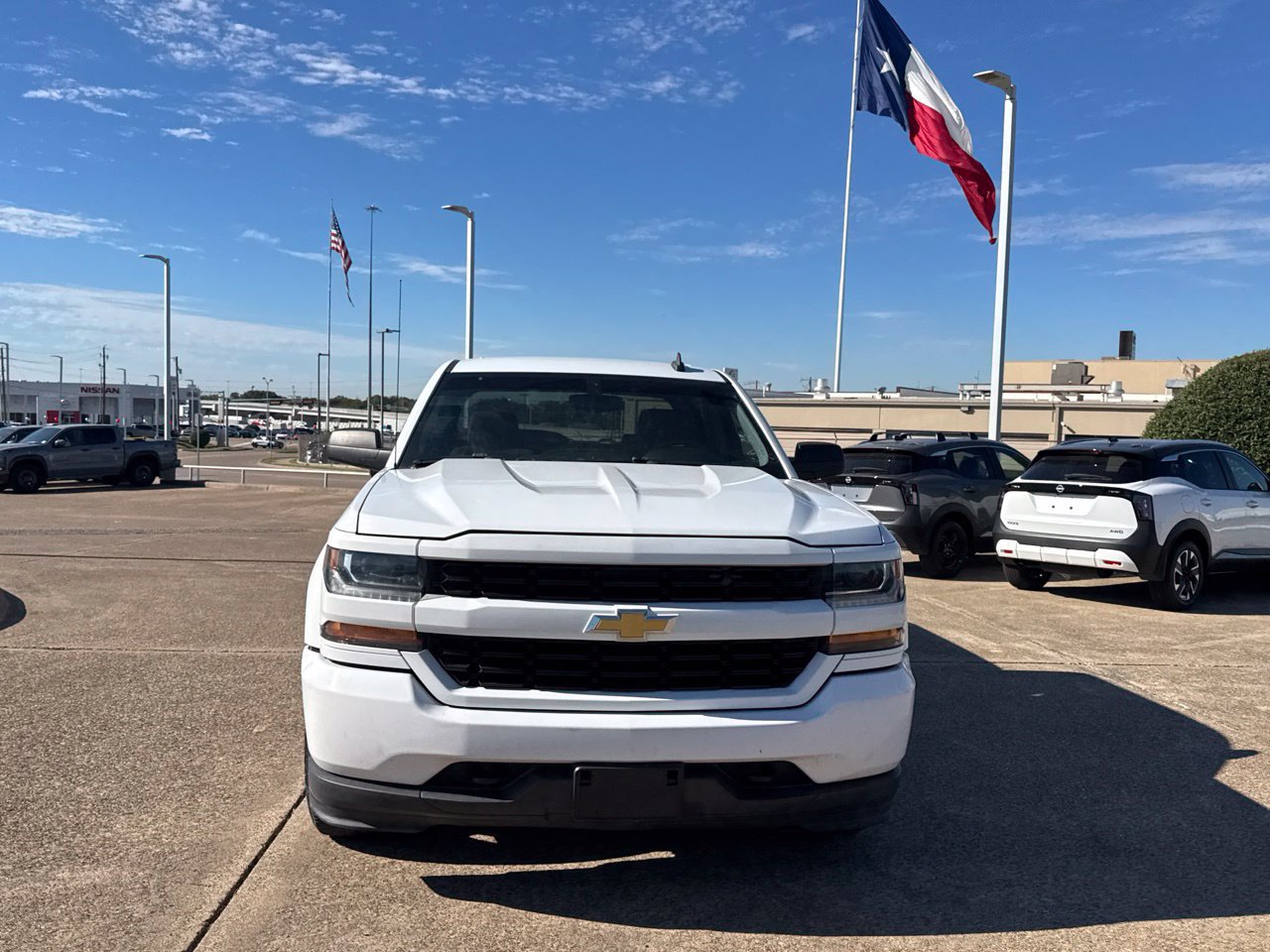 Used 2018 Chevrolet Silverado 1500 Custom w/ Custom Convenience Package RWD image 6