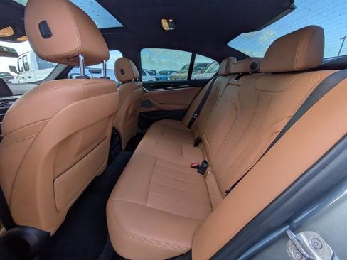 Used 2021 BMW 530i w/ Premium Package image 11