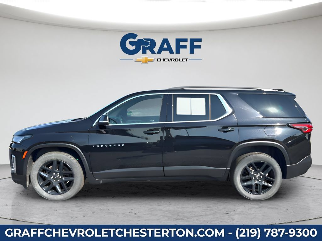 Used 2023 Chevrolet Traverse LT w/ Rear Camera Mirror Package AWD/4WD image 3
