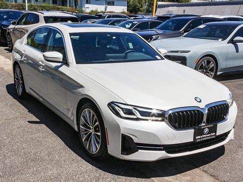 Certified 2023 BMW 530i w/ Convenience Package RWD image 5