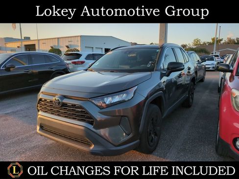 Used 2020 Toyota RAV4 LE FWD image 1