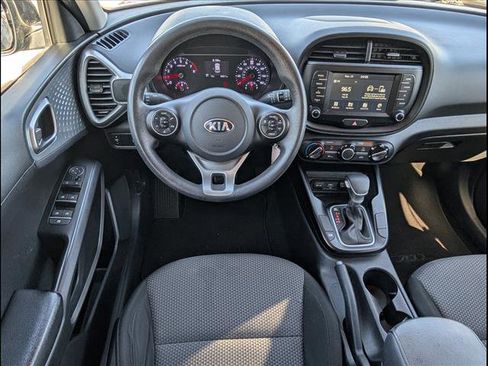 Used 2020 Kia Soul LX image 8