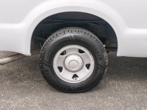 Used 2009 Ford F250 XL RWD image 6