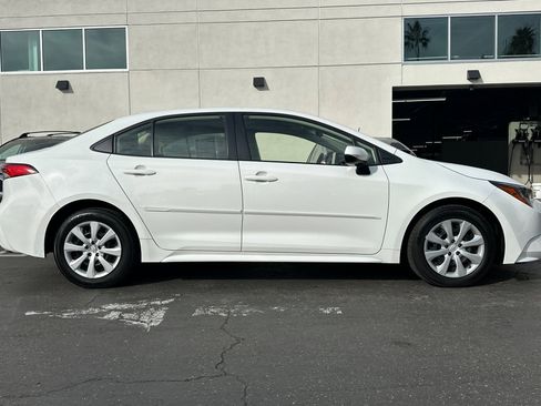 Used 2023 Toyota Corolla LE image 3