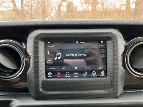 Used 2020 Jeep Wrangler Unlimited Sport image 17