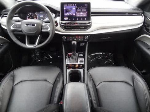 Used 2025 Jeep Compass Limited AWD/4WD image 10
