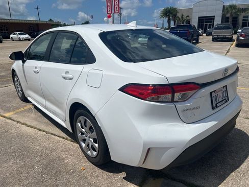 Used 2025 Toyota Corolla LE FWD image 5