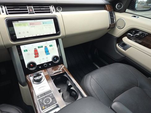 Used 2020 Land Rover Range Rover HSE image 15