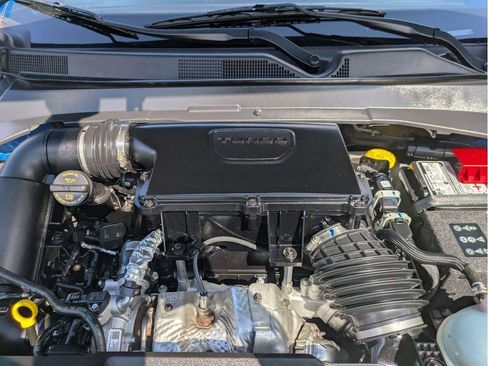 Used 2024 Jeep Compass Latitude image 33