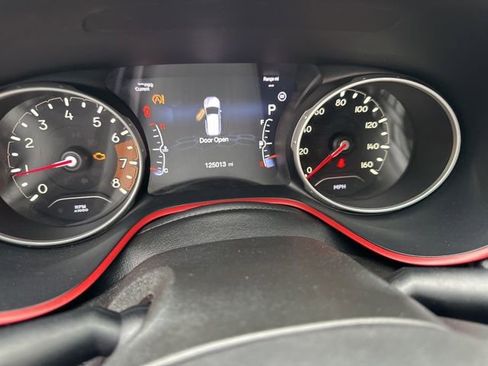 Used 2018 Jeep Compass Trailhawk w/ Leather Interior Group AWD/4WD image 18