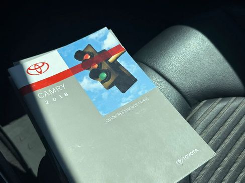 Used 2018 Toyota Camry SE w/ Convenience Package image 20