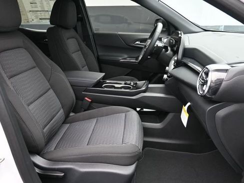 New 2026 Chevrolet Equinox LT FWD image 33