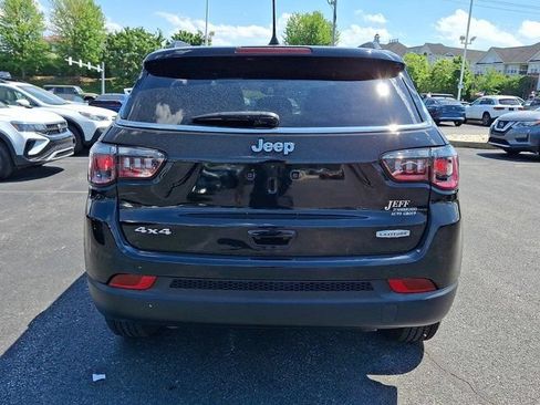 Certified 2023 Jeep Compass Latitude w/ Convenience Group AWD/4WD image 7