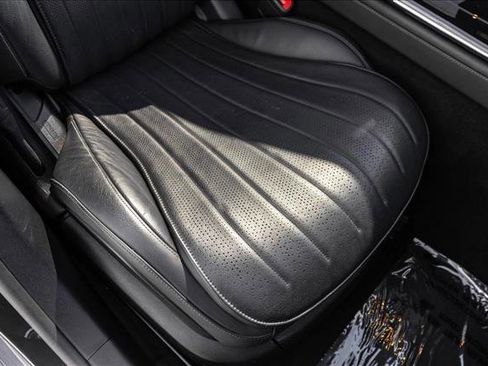 Used 2022 Mercedes-Benz S 500 4MATIC w/ AMG Line Package image 29