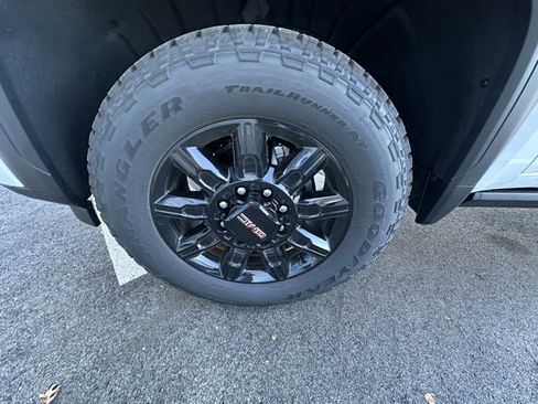 New 2026 GMC Sierra 2500 AT4 w/ AT4 Premium Plus Package image 10