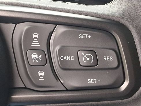 Used 2025 Jeep Wrangler Unlimited Rubicon w/ Convenience Group AWD/4WD image 22