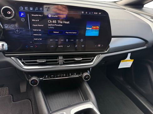 New 2026 Chevrolet Equinox EV LT image 12